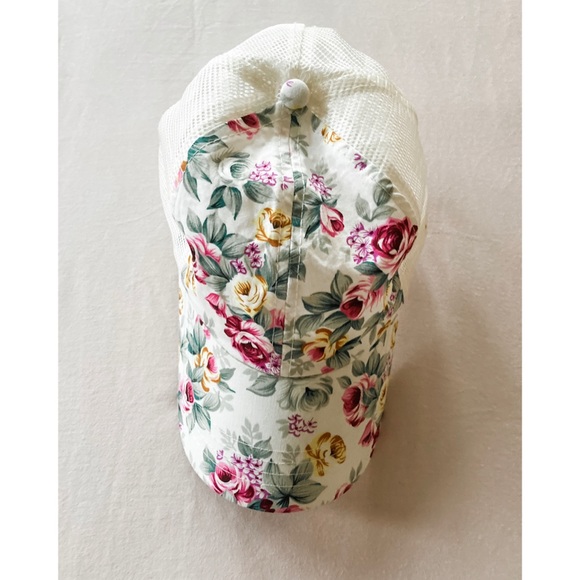 Floral Mesh Hat with Adjustable Velcro Strap - Picture 1 of 3